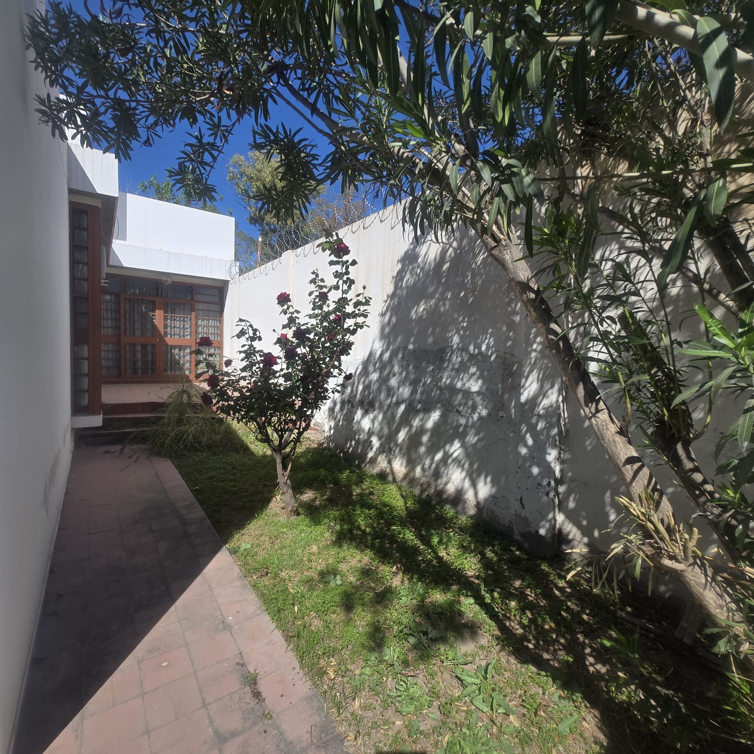 CASA EN ALQUILER EN LATERAL AV. ACCESO ESTE, VILLANUEVA, GUAYMALLÉN, MENDOZA